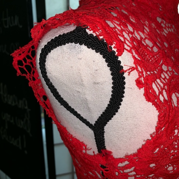 JeyKay Red Lace Bodycon Dress - Picture 4 of 7